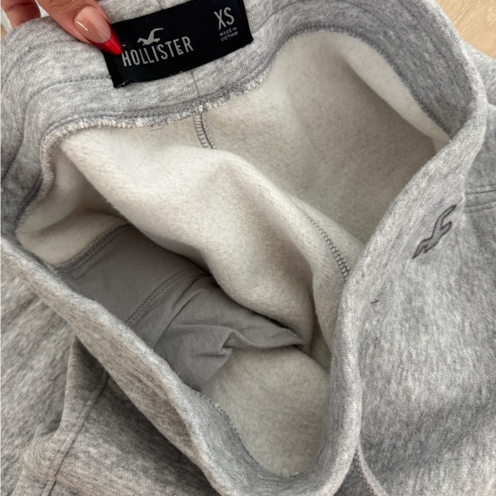 Hollister Gray Joggers - Picture 2 of 3